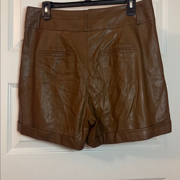 PAIGE Brown faux leather shorts SZ 10 high-rise fit pleated front pockets casual - Picture 2 of 15